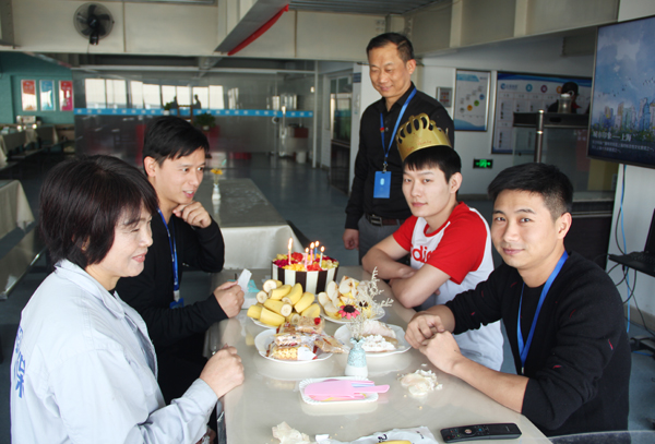 永利3044noc11月员工生日会&mdash;&mdash;关怀常在 祝福永远