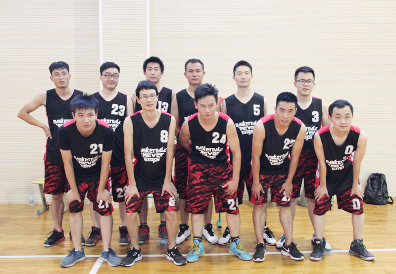 新站高新区职工篮球比赛进行中 永利3044noc健儿再战告捷