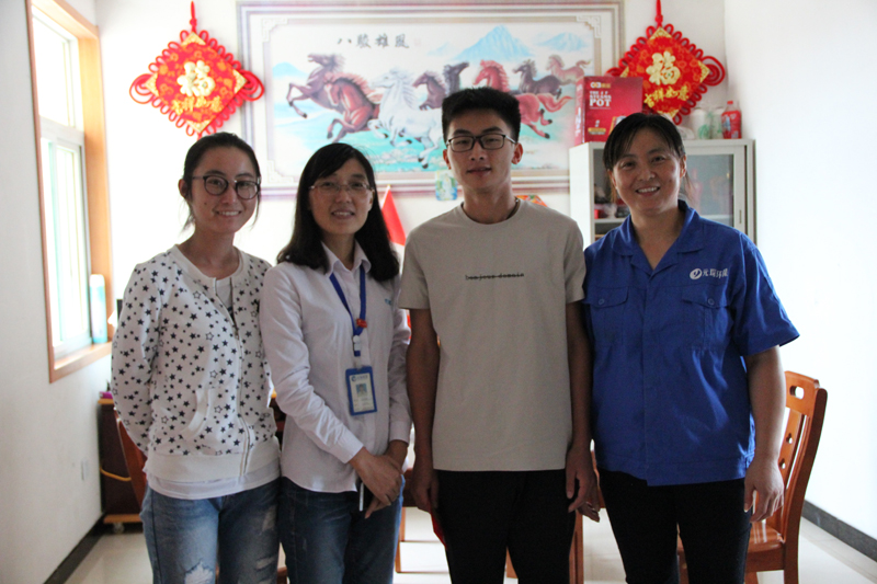 关心下一代 携手创未来&mdash;&mdash;永利3044noc为职工子女发放奖学金