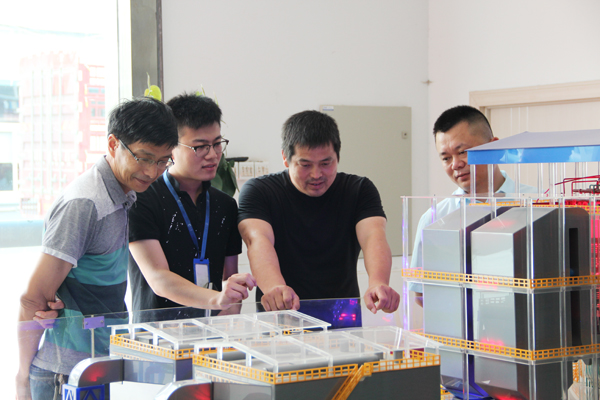 客户频繁考察 商洽合作事宜