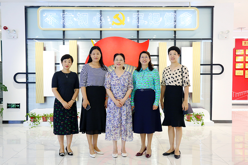 合肥市妇联党组书记、主席宣丽玲到永利3044noc调研指导